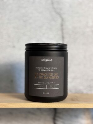 Ręcznie robiona Świeca sojowa WhyKnot o zapachu skóra i dziegieć brzozowy w czarnym matowym słoiku